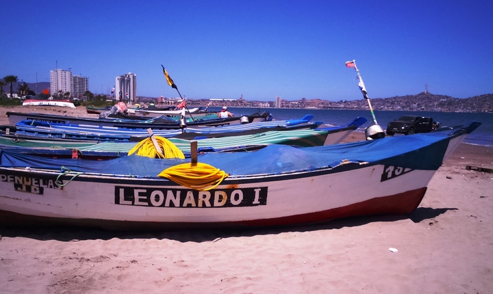 Pescadores de las regiones de Coquimbo y Valparaíso  cuentan con renovadas embarcaciones artesanales