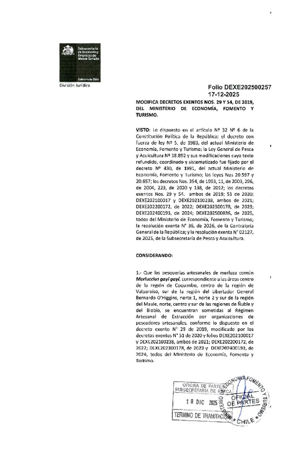Dec. Ex. Folio 202500257 Modifica Dec. Ex. N° 29 y N° 54, ambos de 2019, Establece Régimen Artesanal de Extracción Por Organización Pesquería Merluza Común. (Publicado en Página Web 18-12-2025)
