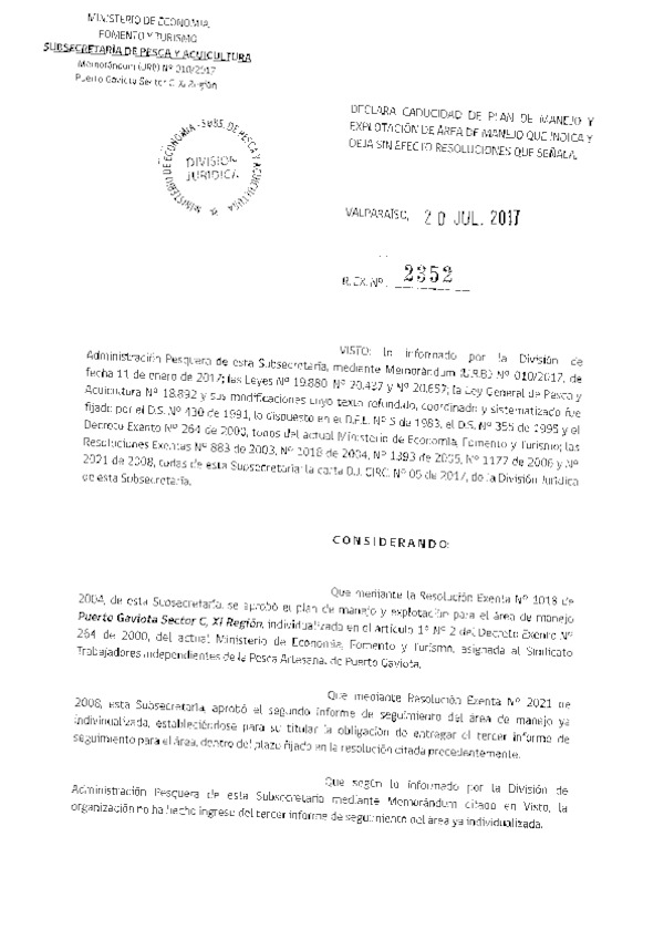 Res. Ex. N° 2352-2017 Declara Caducidad de Plan de Manejo y Deja sin Efecto Resoluciones que Señala.