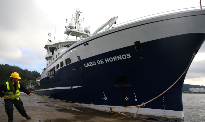 Buque científico "Cabo de Hornos" arriba a Talcahuano tras campaña de 11 días investigando la marea roja