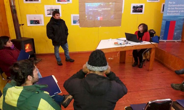 Aysén: representantes del sector artesanal e industrial participaron en talleres sobre modificaciones a la ley de pesca